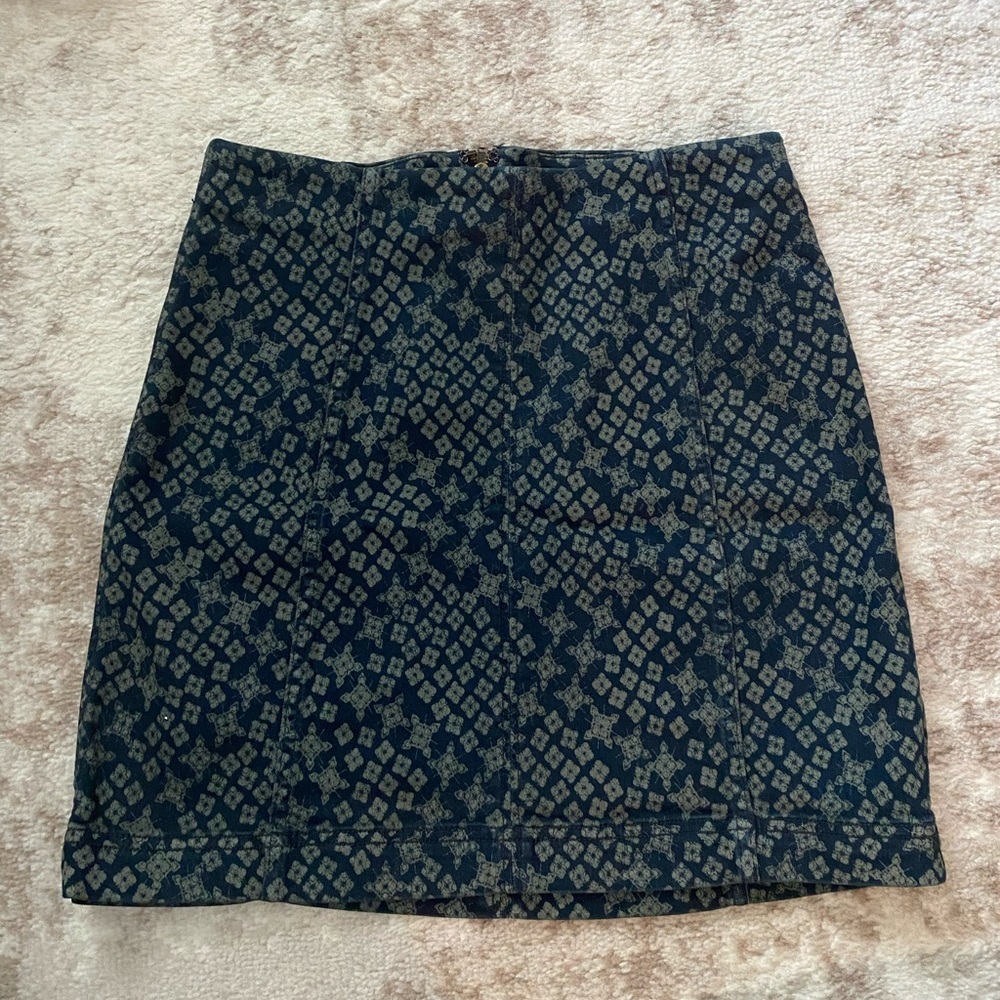 Free peso pls skirt
